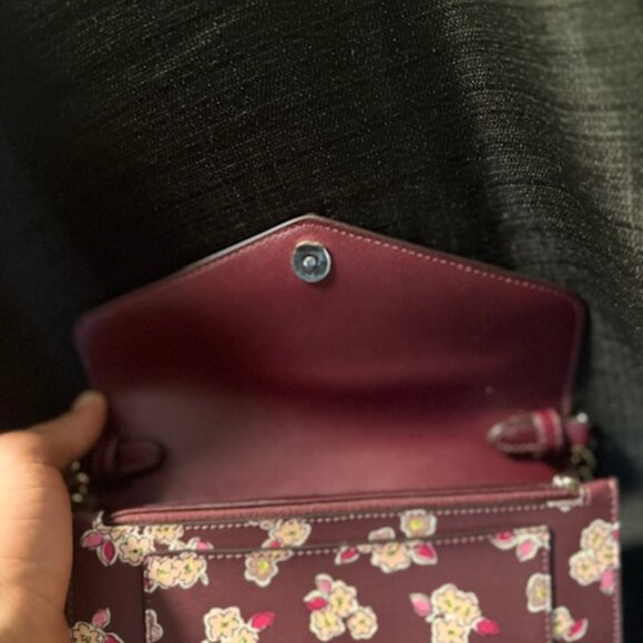 Kate Spade Frosted Floral Tinsel Flap Deep Berry Crossbody/Clutch 6 Card Slots - Picture 7 of 7